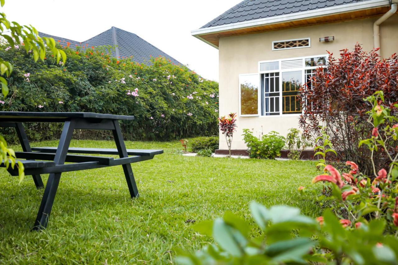 روهينجيري Indani Residence With Exceptional Night Comfort المظهر الخارجي الصورة